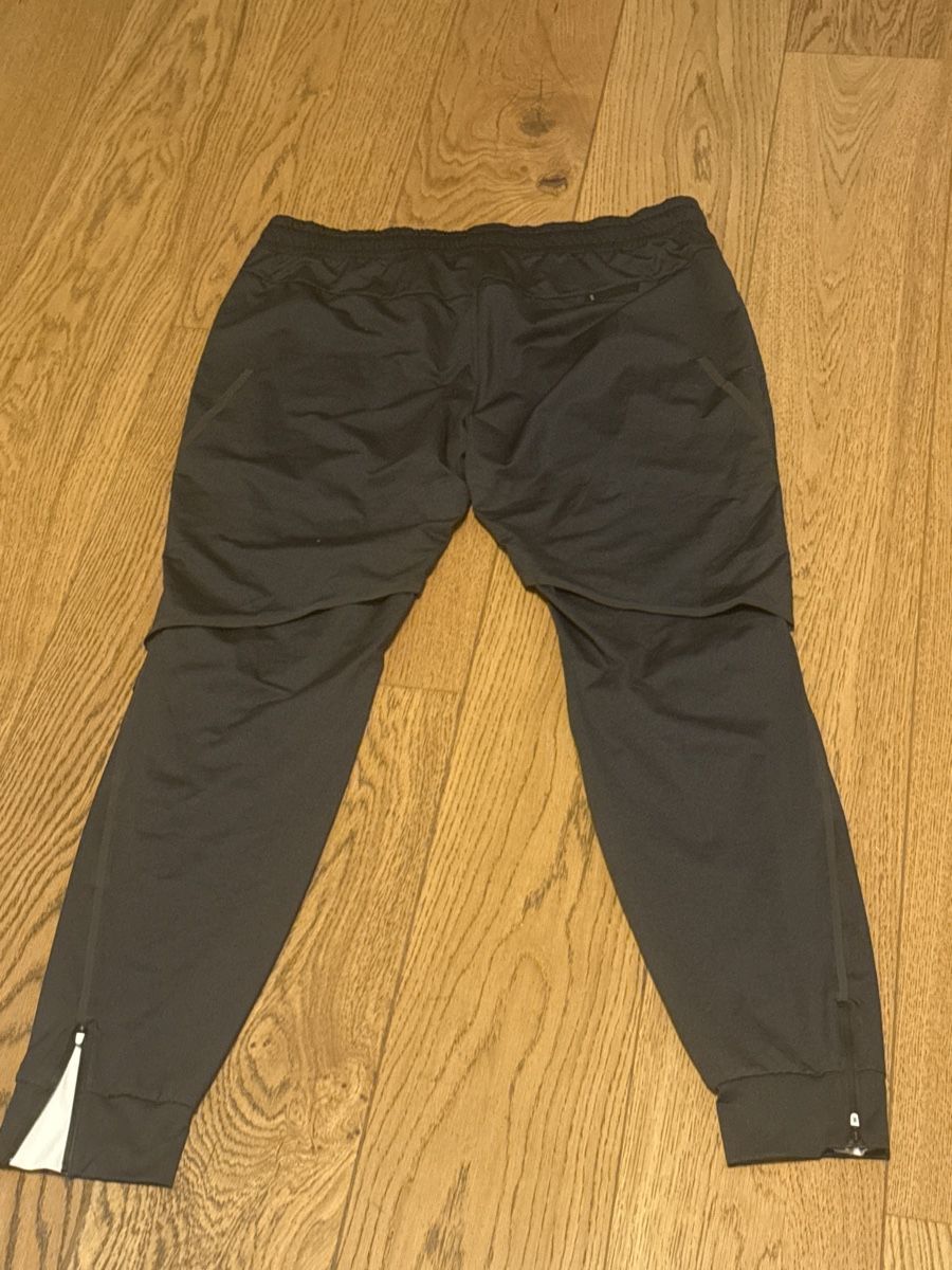 Pantaloni: On Cloud running pants – Nuovo (secondo la descrizione) da Morges venduto da osc_klm9 1