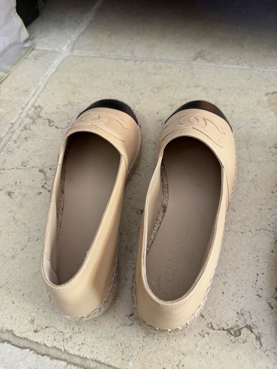 Chanel Scarpe da donna: Chanel Espadrilles Leder Beige Schwarz Grösse 37 – Usato da Zug venduto da Phrauto