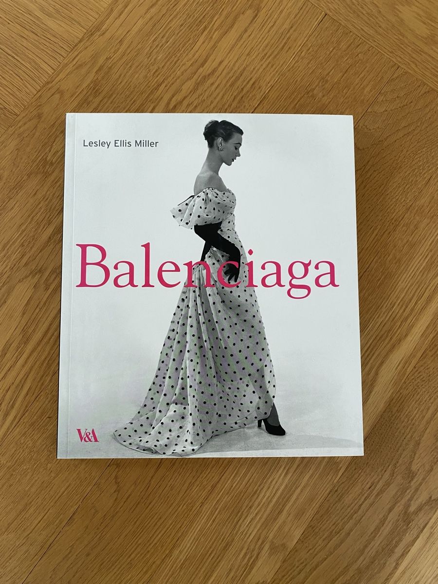 Libri: Balenciaga Coffee Table Book – Usato da Zürich venduto da blancali