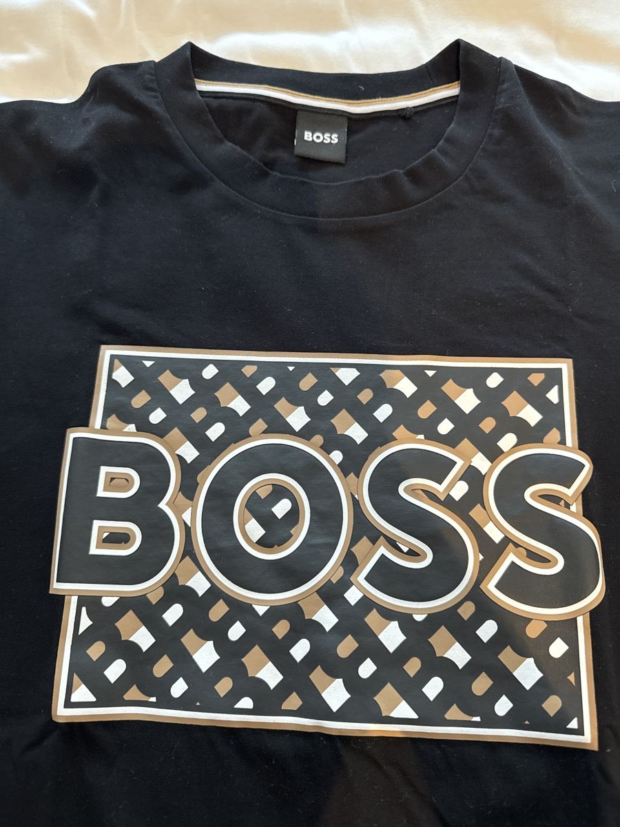 Hugo Boss T-shirt: T-shirt Boss noir – Nuovo (secondo la descrizione) da Lausanne venduto da raf_k5nx 1