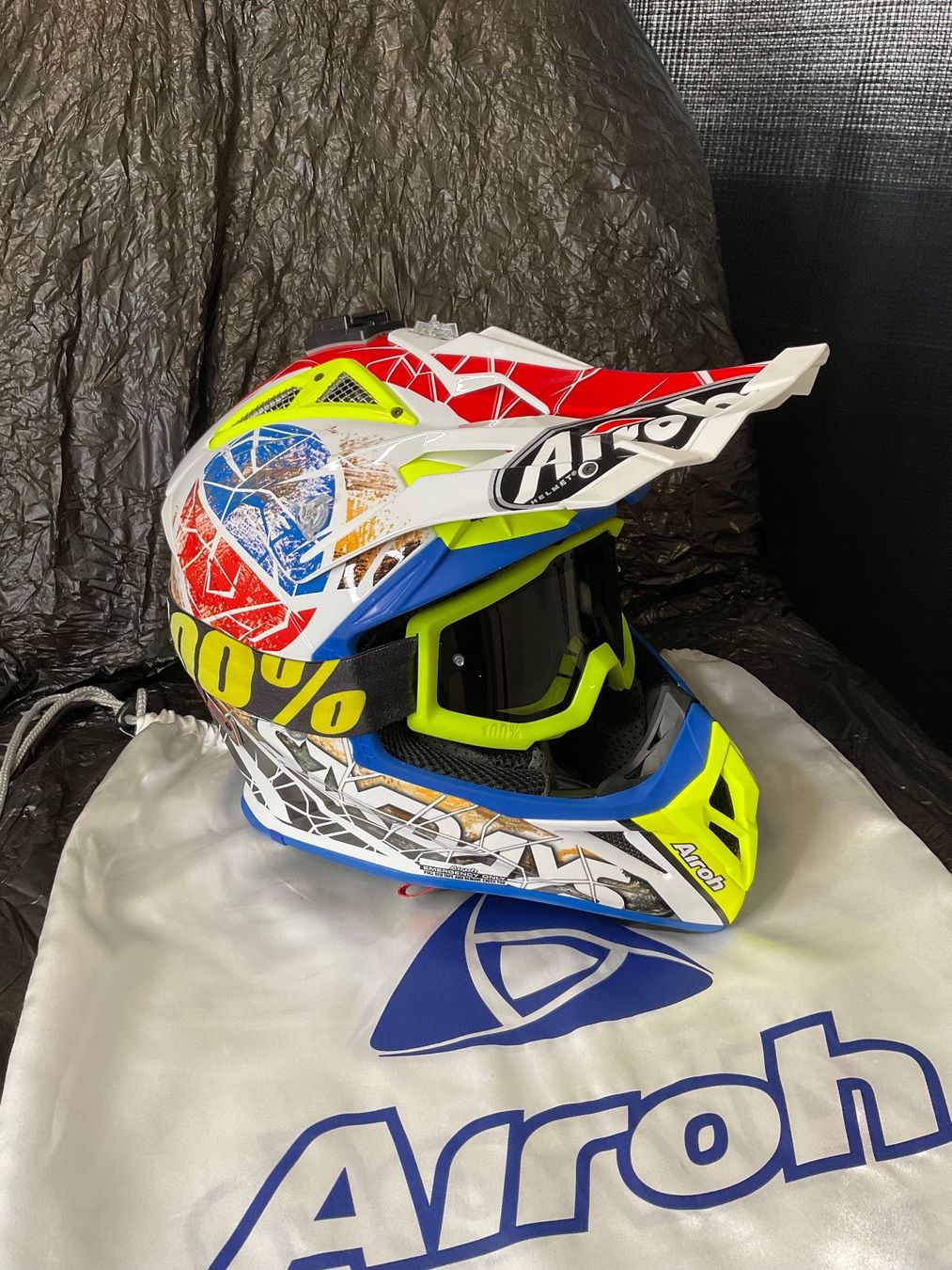 Airoh Caschi & visiere: Casque Airoh aviator 2.2 six days édition – Usato da Rossens FR venduto da Mo2ney