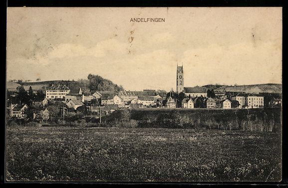 Cartoline postali: AK Andelfingen, Ortsansicht mit Kirche – Usato da Berlin venduto da bartko-reher