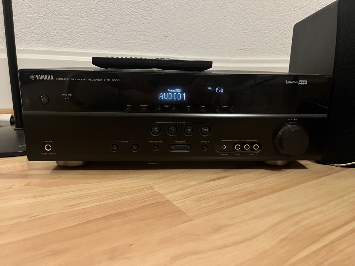 Yamaha Home cinéma: Yamaha 5.1 surround sound system  – Défectueux à Zürich par 1873