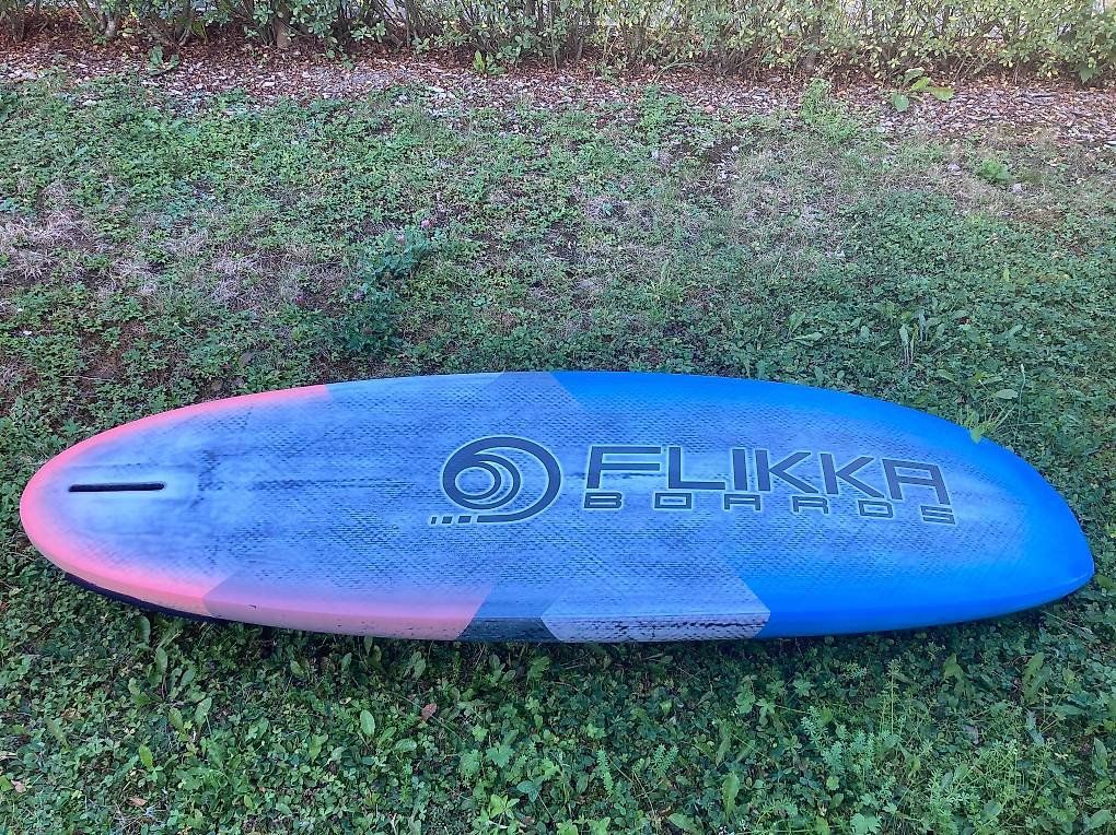 Tavole da surf e di nuoto: Flikka Freestyle Board 100l, Foil-ready – Usato da Zürich venduto da Wibbi 1
