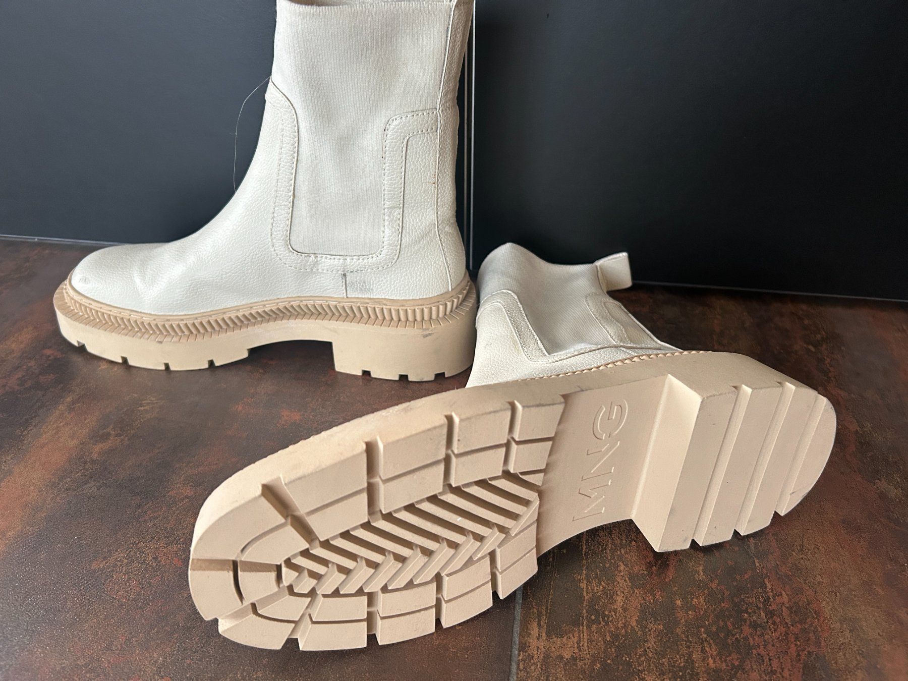 Mango Scarpe da donna: coole Boots von Mango – Nuovo (secondo la descrizione) da Abtwil SG venduto da Elocin0815 1