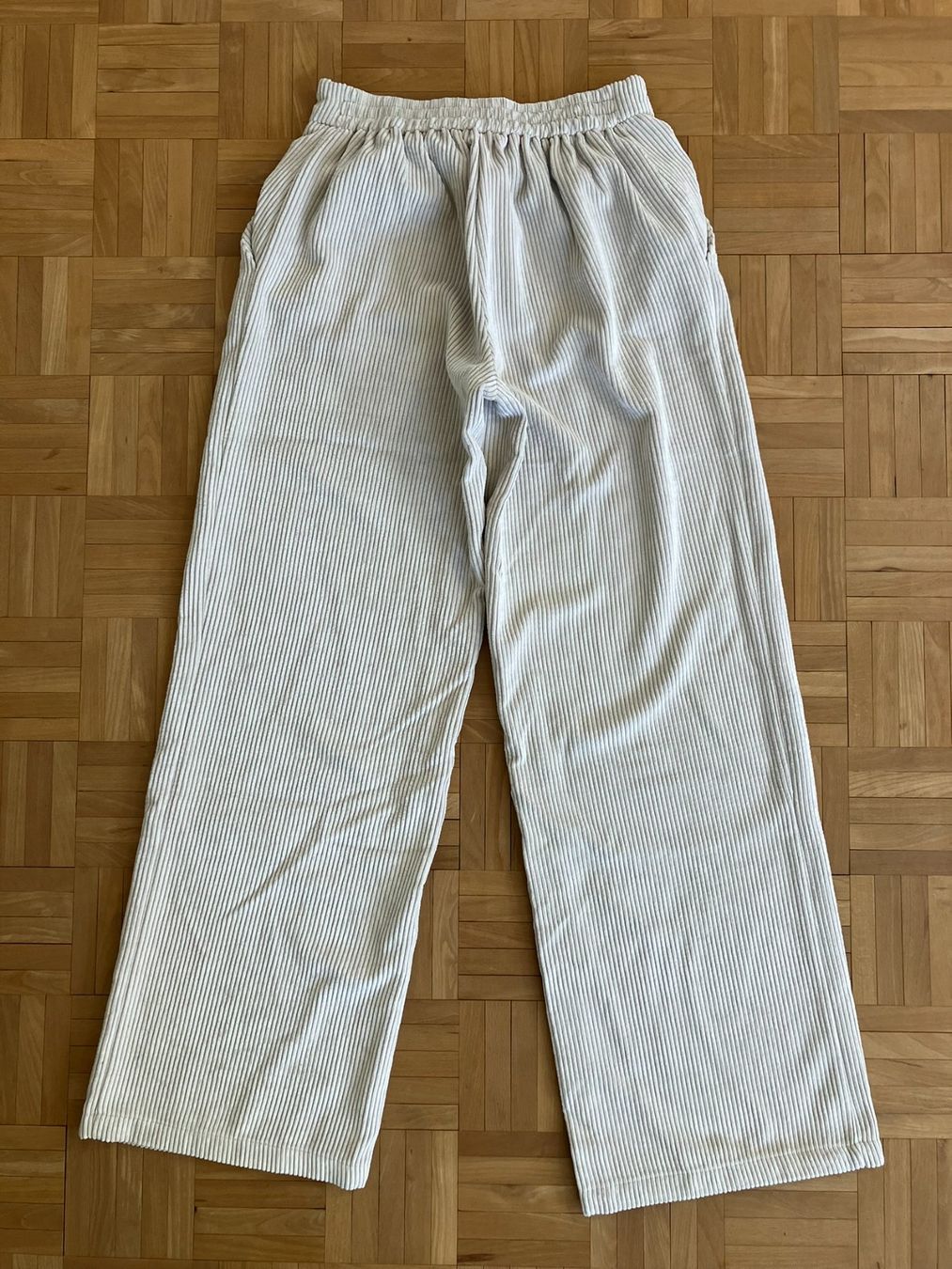 Pantalons: Cartoon Cordhose Gr.36 – D'occasion à Laupen ZH par kar_lfz6 4