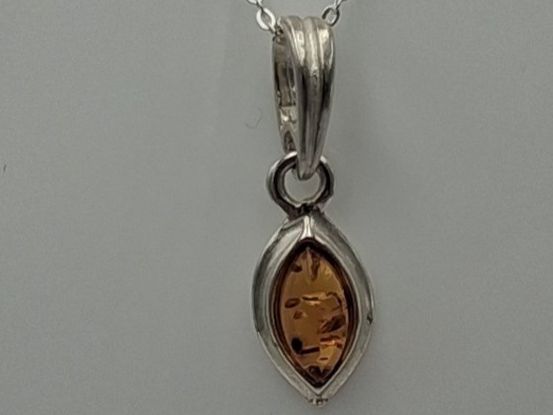 Ciondoli: Bernstein Anhänger 925 Silber brauner Bernstein Collier – Nuovo e nell'imballaggio originale da Heiligkreuzsteinach venduto da schmucktime 7