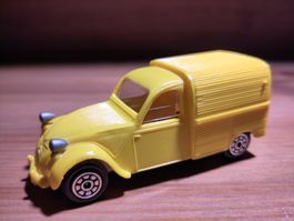 Modellauto aus Plastik von norev: 2CV