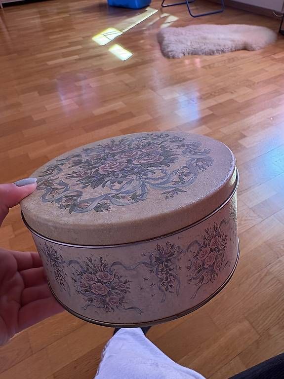 Tutte le decorazioni: Dose aus Taiwan – Usato da Oppligen venduto da Lasvegas79 1