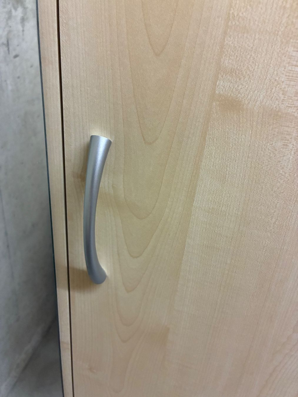 Armadi: Schmaler Schrank mit Spiegel, helles Holz – Usato da Baar venduto da Johan016 4