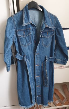 Schönes Jeanskleid Gr. 40 eher Gr. S