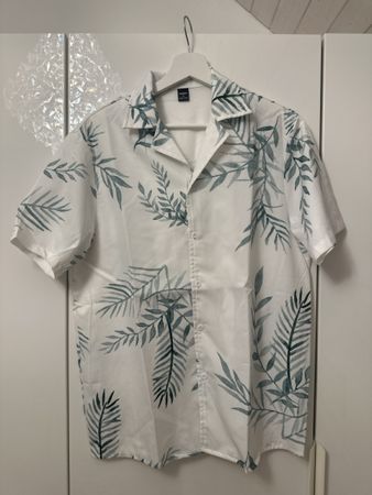 Herren Hemd weiss mit Blattmuster Grösse S neu