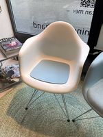 Vitra Armchair, weiss sehr guter Zustand