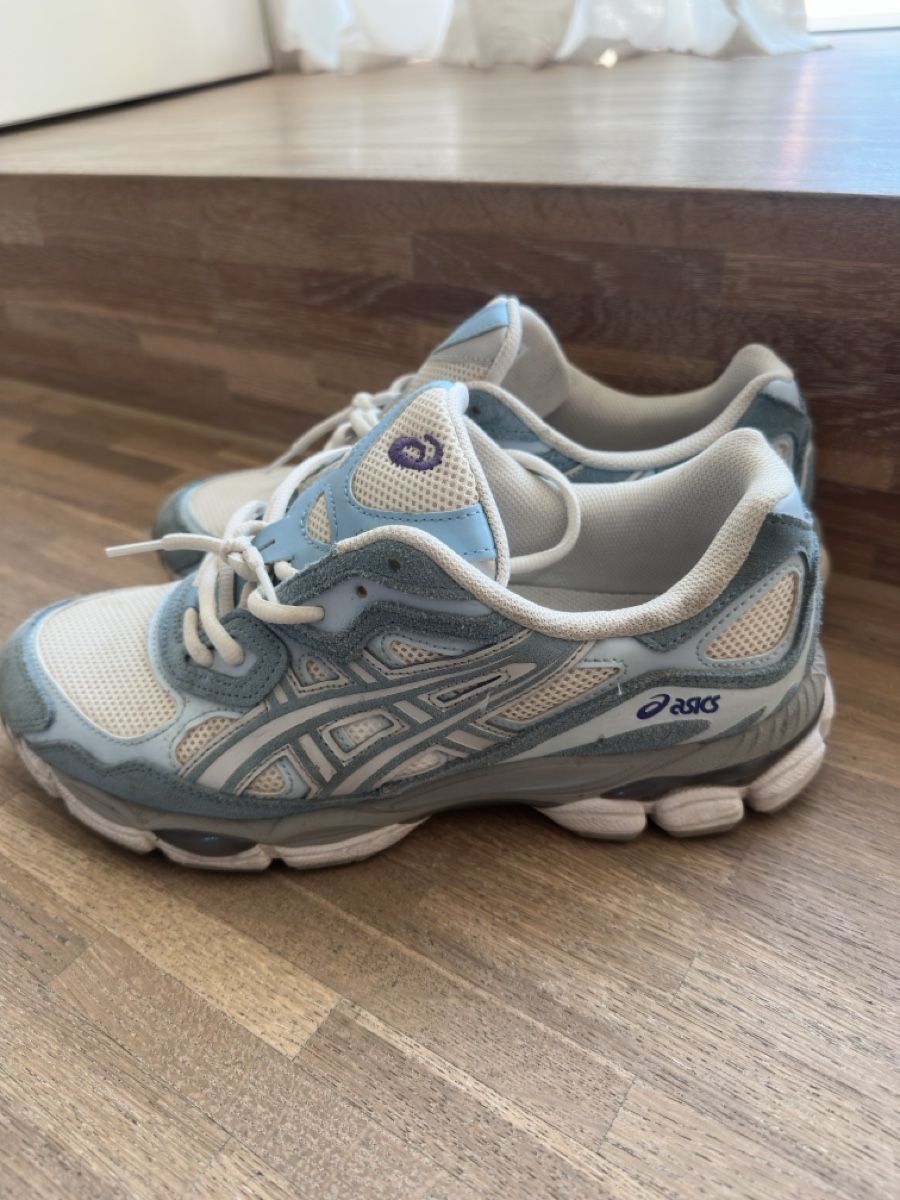 Asics Chaussures hommes: Asics Gel gr 42.5 – D'occasion à Muntelier par miu77 1