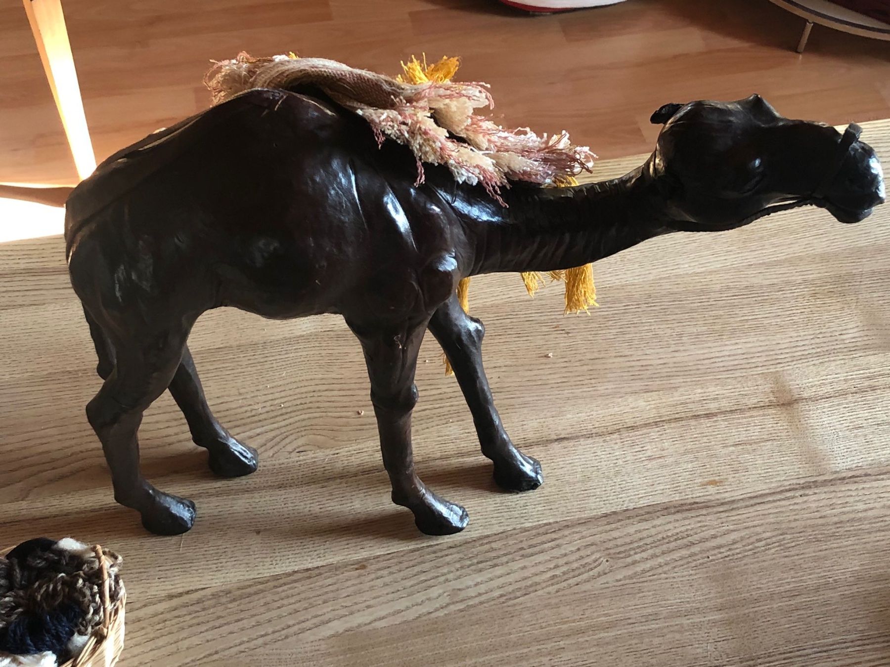 Statuette: Kamel aus Leder zu Schwarzenberger Krippenfiguren – Usato da Röschenz venduto da Tashroal 3