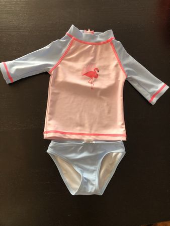 UV-Shirt mit Badehosen