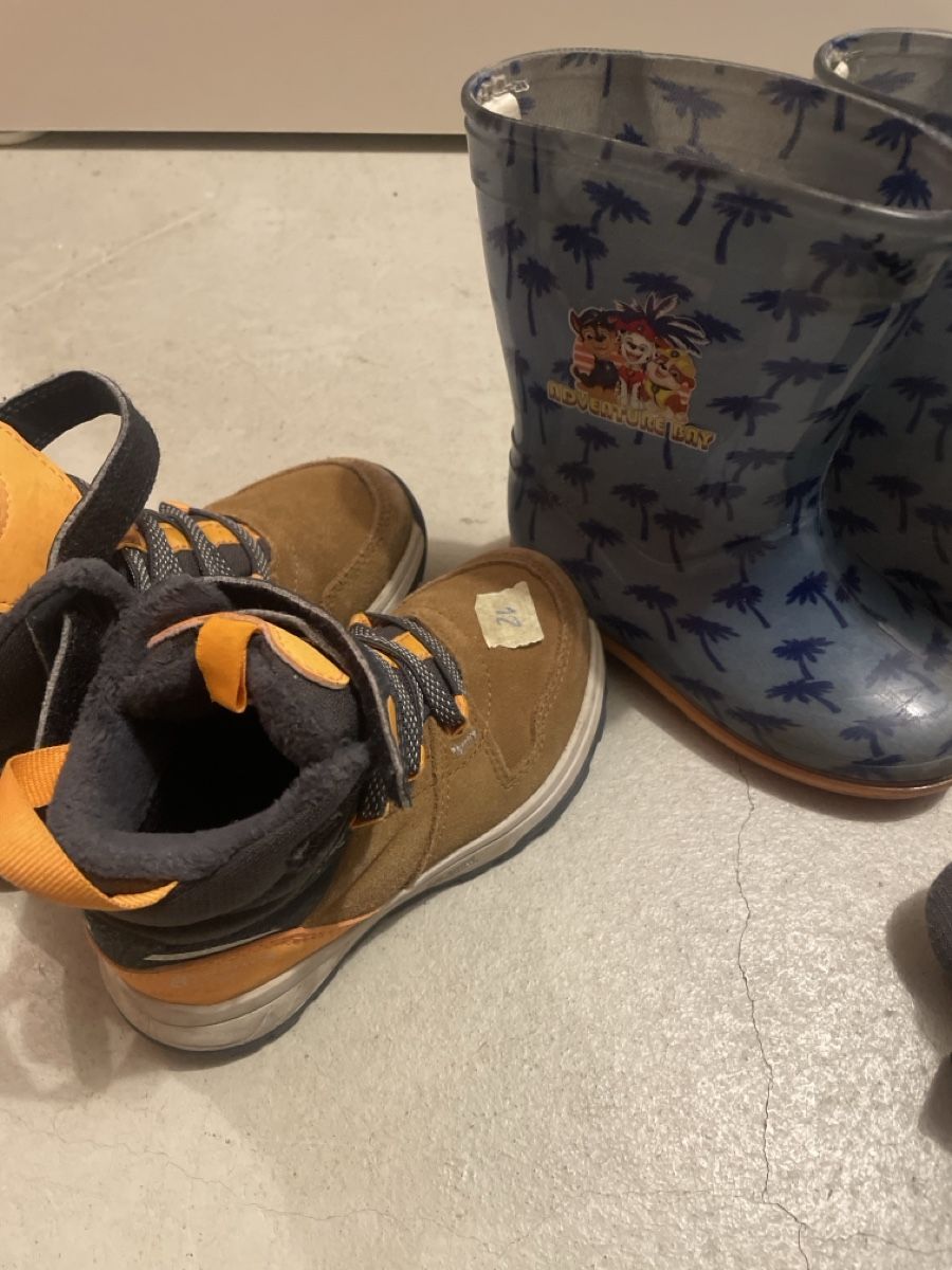 Scarpe per ragazzi: Schuhpaket 26 – Usato da Winterthur venduto da sLoerli 2