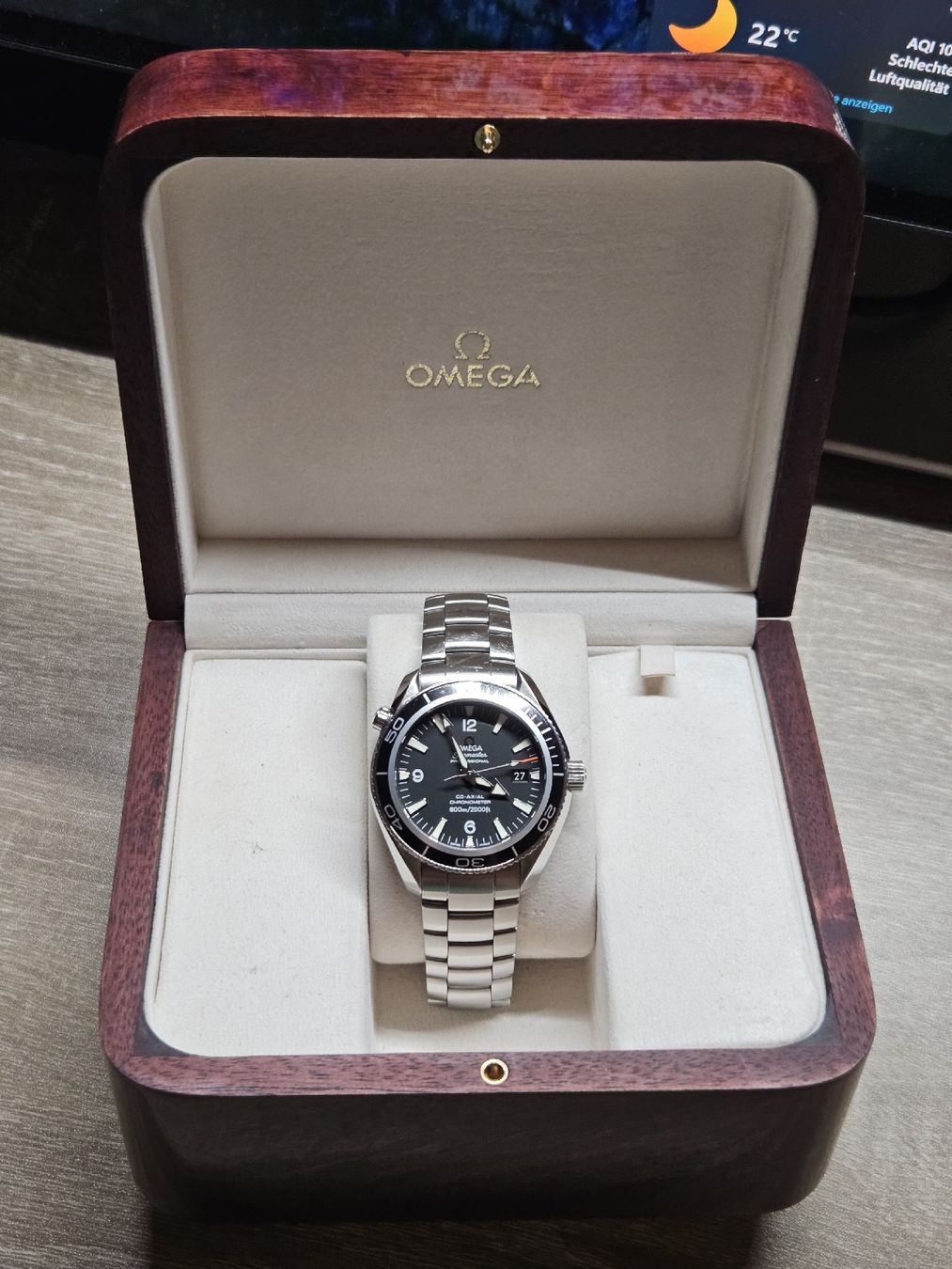 Omega Montres: Omega Seamaster Planet Ocean 600m - 2201.50 – D'occasion à Vevey par Photech