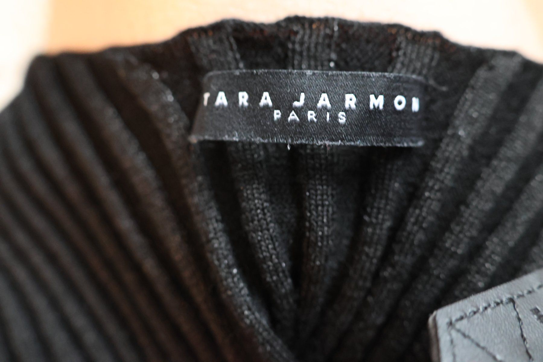 Tara Jarmon Top: Top Tara Jarmon – Nuovo (secondo la descrizione) da Attalens venduto da cecedave 5