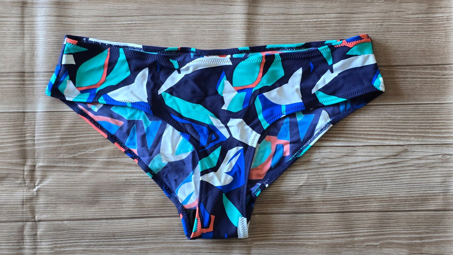 Badekleider & Bikinis: Björn Borg Bikinihose - S - geometrisches Muster – Neu (gemäss Beschreibung) aus Thalwil von VitaMini