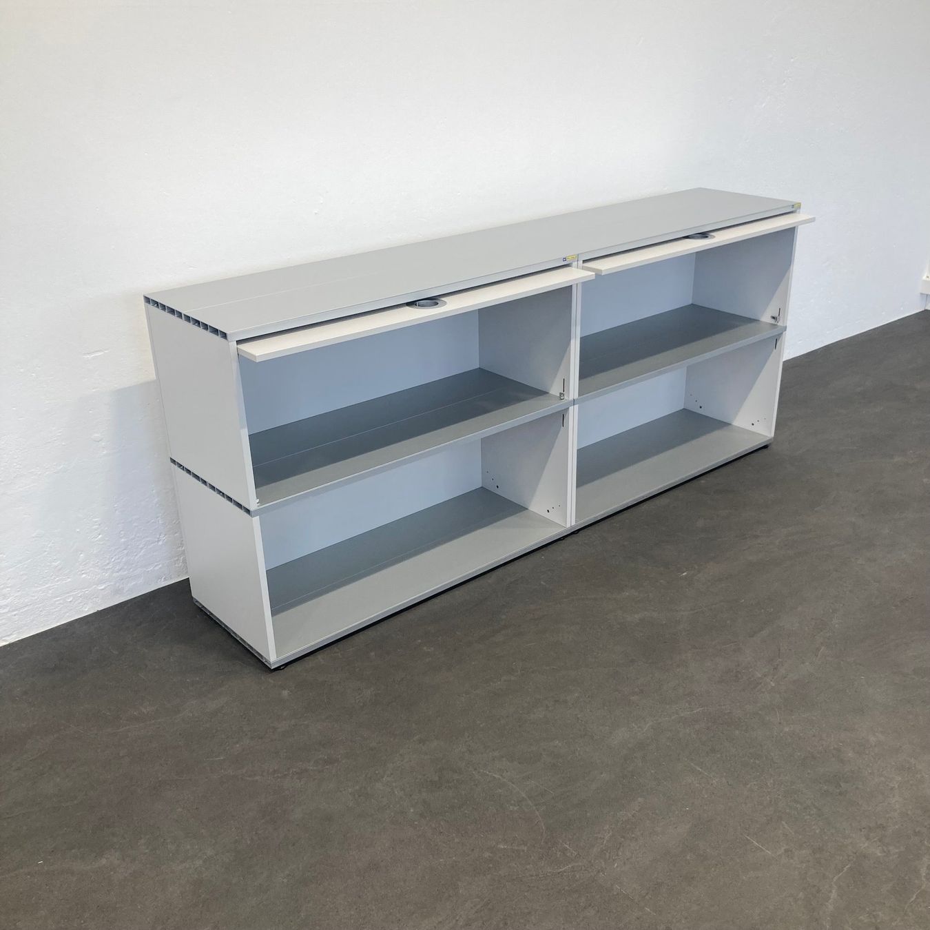 Scaffali: Denz D3 Sideboard 2-OH Hellgrau - 2000mm - ohne Schloss – Usato da Schönenwerd venduto da mcofficeshop 3