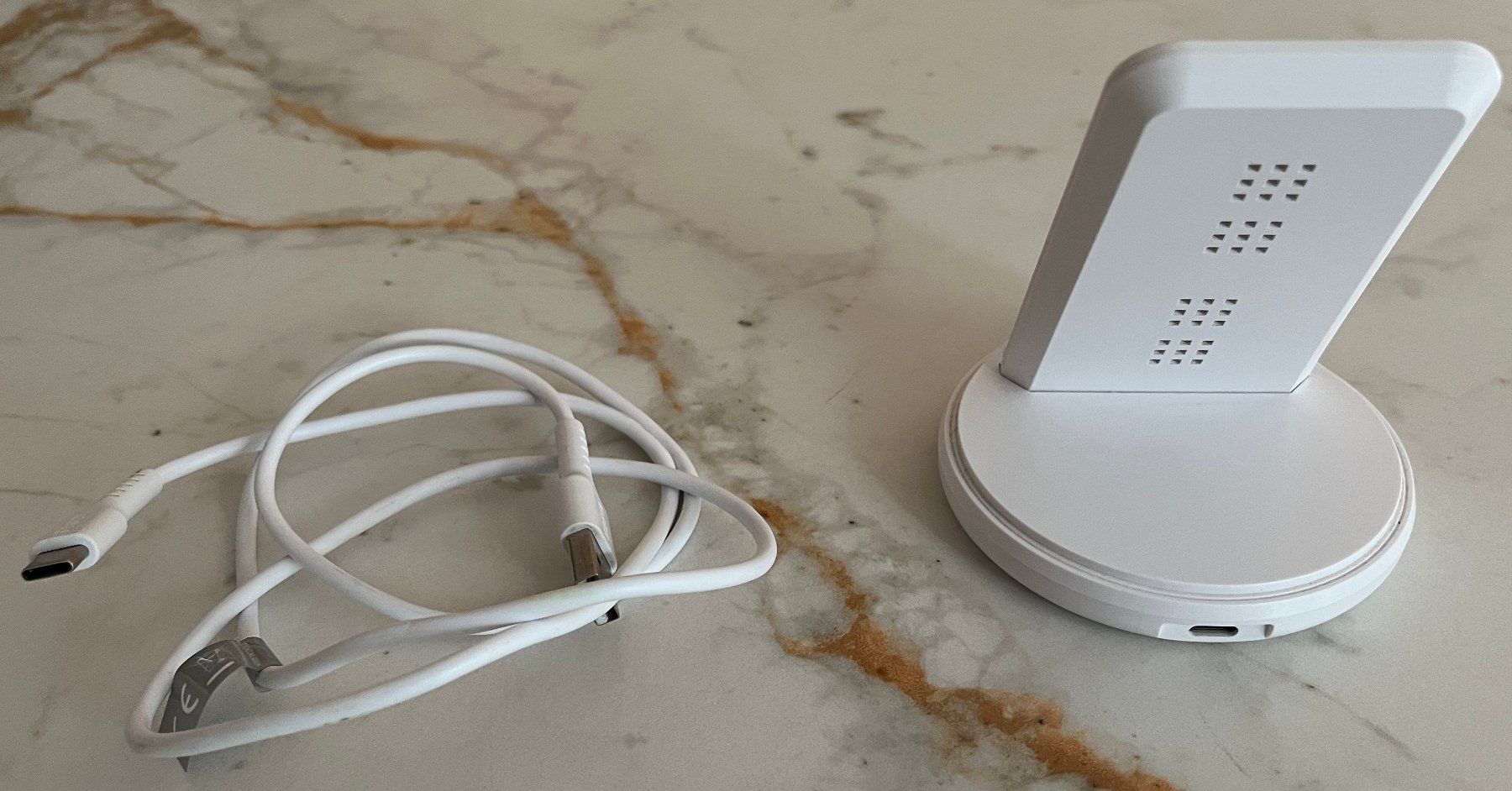 Chargements: SBS Desk stand with 10W wireless charging – D'occasion à Le Noirmont par bouboun21 1