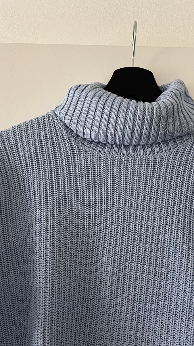 Monki Pullover & Sweatshirts: Rollkragenpullover hellblau gestrickt – Gebraucht aus Langnau i. E. von bariza 1