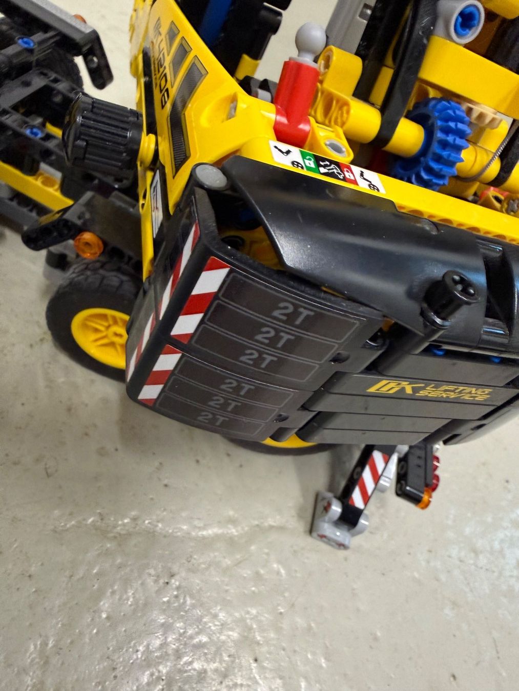 Lego Jouets: Lego Technik Bagger und Krahn +gratis Auto – D'occasion à Winterthur par mj1_kcd8 3