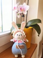 Neu handgefertigt gehäkelt. Kaninchen zu Ostern