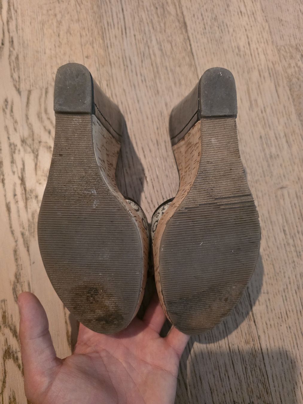 Guess Damenschuhe: Guess Sandalen Grösse 36 – Gebraucht aus Basel von kar_jz7f 3