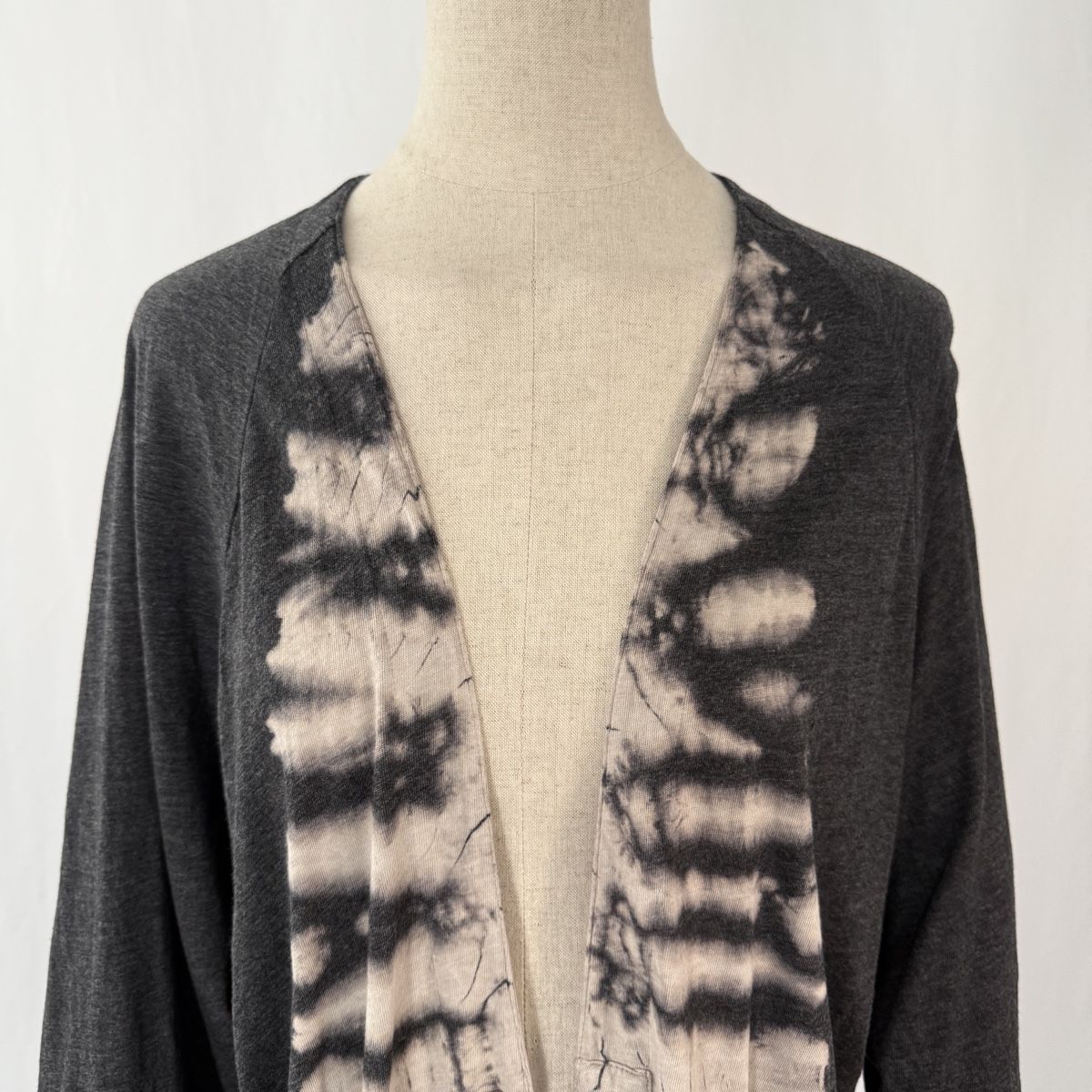 Pullover & Sweatshirts: RAQUEL ALLEGRA Cardigan – Neu (gemäss Beschreibung) aus Emmen von Avviivva_Com2023 2