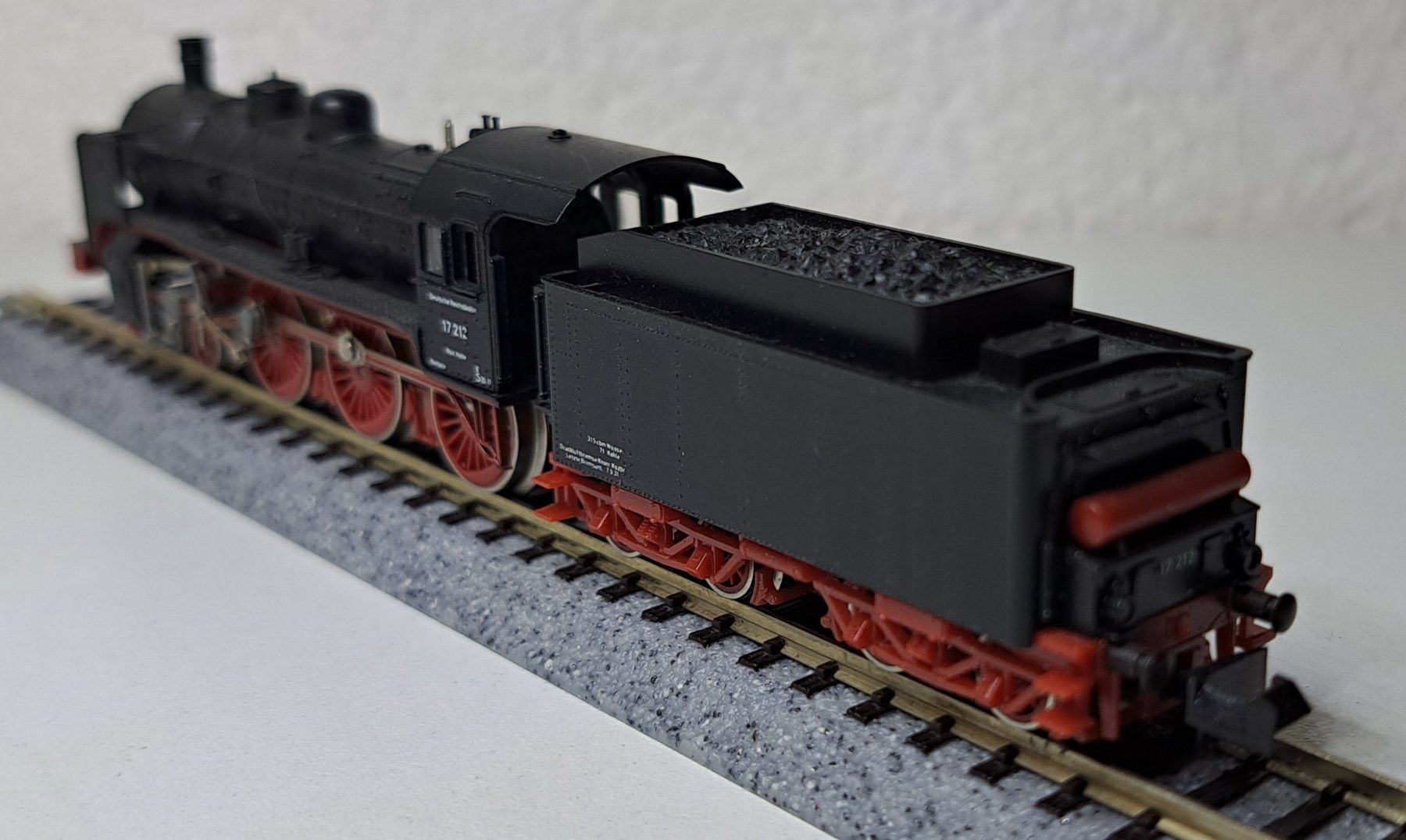 Trix Modellini di ferrovie: BR 17 212 Dampfloki mit Tender Trix Spur N Analog EVP – Usato da Salez venduto da rhb-spur-n 1