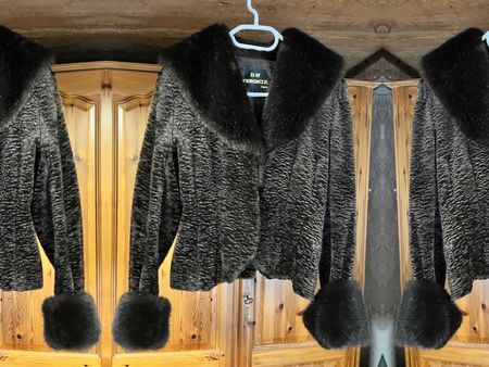 Elégante veste en fourrure