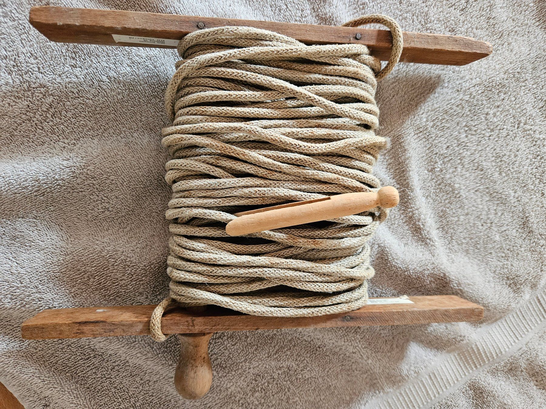 Corde: 2 antike Wäscheseile mit Holzkurbel – Usato da Gattikon venduto da balumogli