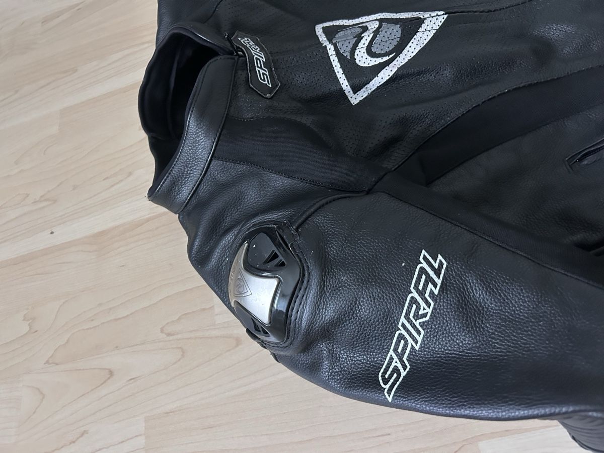 Completi & Tailleur: Lederkombi-Anzug Damen  – Usato da Zofingen venduto da roj_ms9t 3