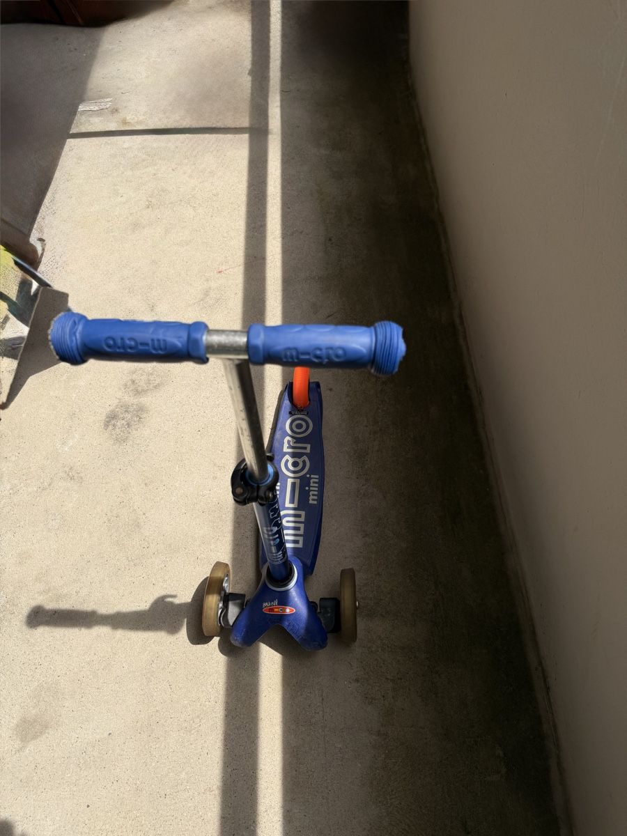 Micro Kickboard: Trottinett: Mini Micro Deluxe blau – Usato da Reinach BL venduto da P.Wild 2
