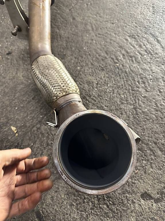 Audi Sistemi di scarico: AUDI Rs3 8P Milltek Downpipe – Usato da Oetwil am See venduto da CarParts 2