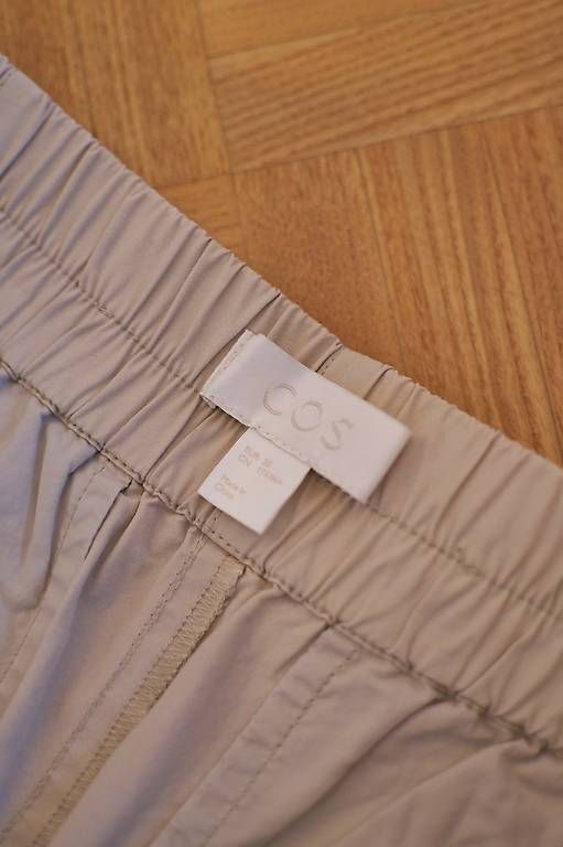 Pantaloni: COS Hose – Usato da Bern venduto da timoosiegenthaler 2