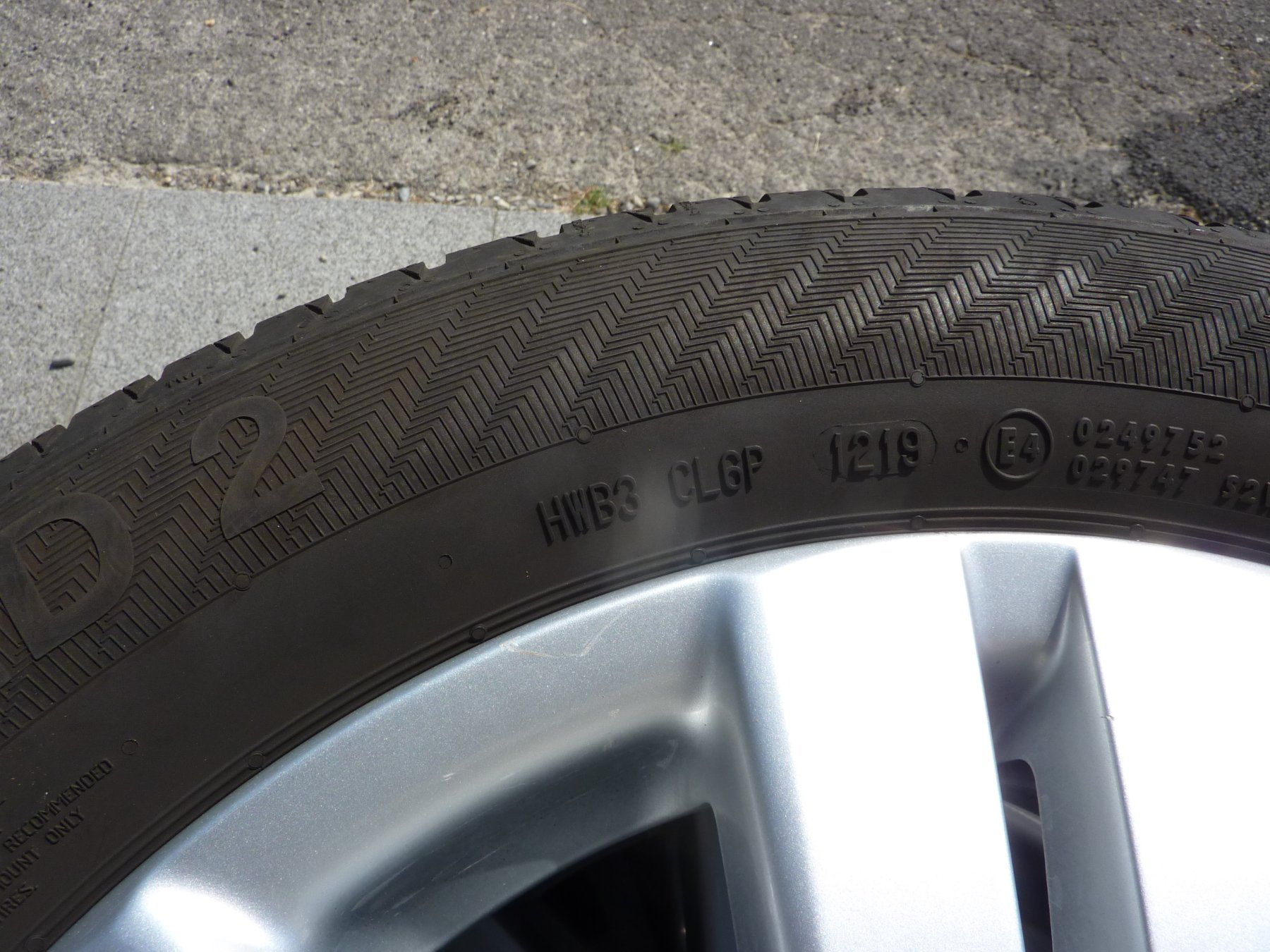 Volkswagen Pneus & Roues: Original VW EOS Kompletrad 16Zoll – D'occasion à Niederscherli par Zahnd1 9