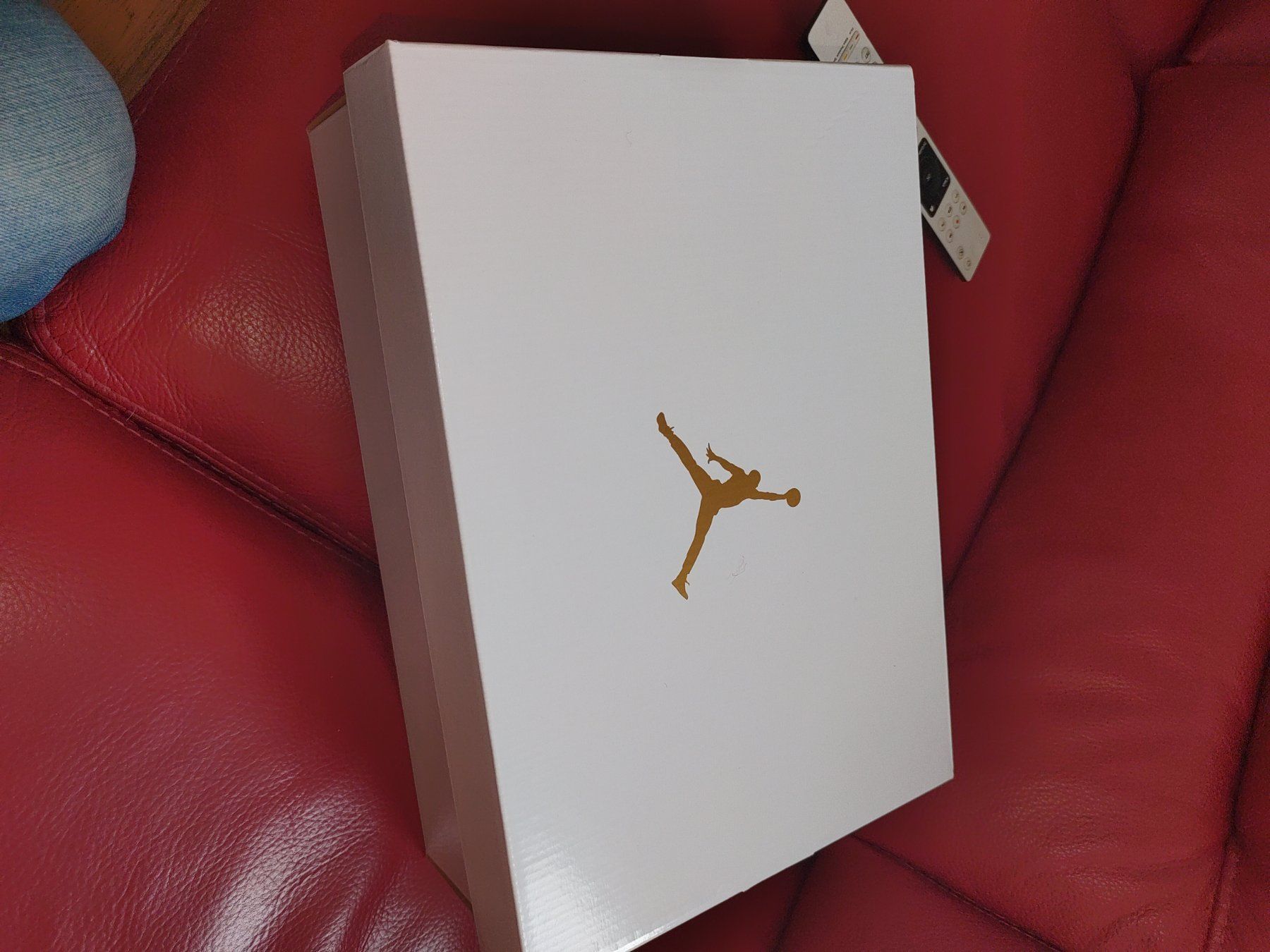 Jordan Herrenschuhe: Nike Jordan 1 mid size 44,5 wmns – Neu und originalverpackt aus Meyrin von sensolic 1