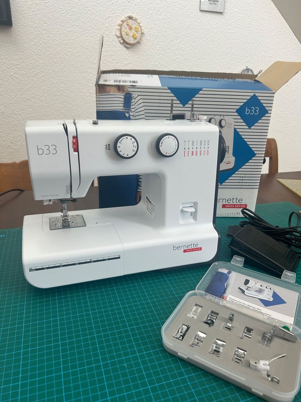 Bernina Machines à coudre: Bernette 33 mit Nähfuss-Set – D'occasion à Wädenswil par katjamf 2