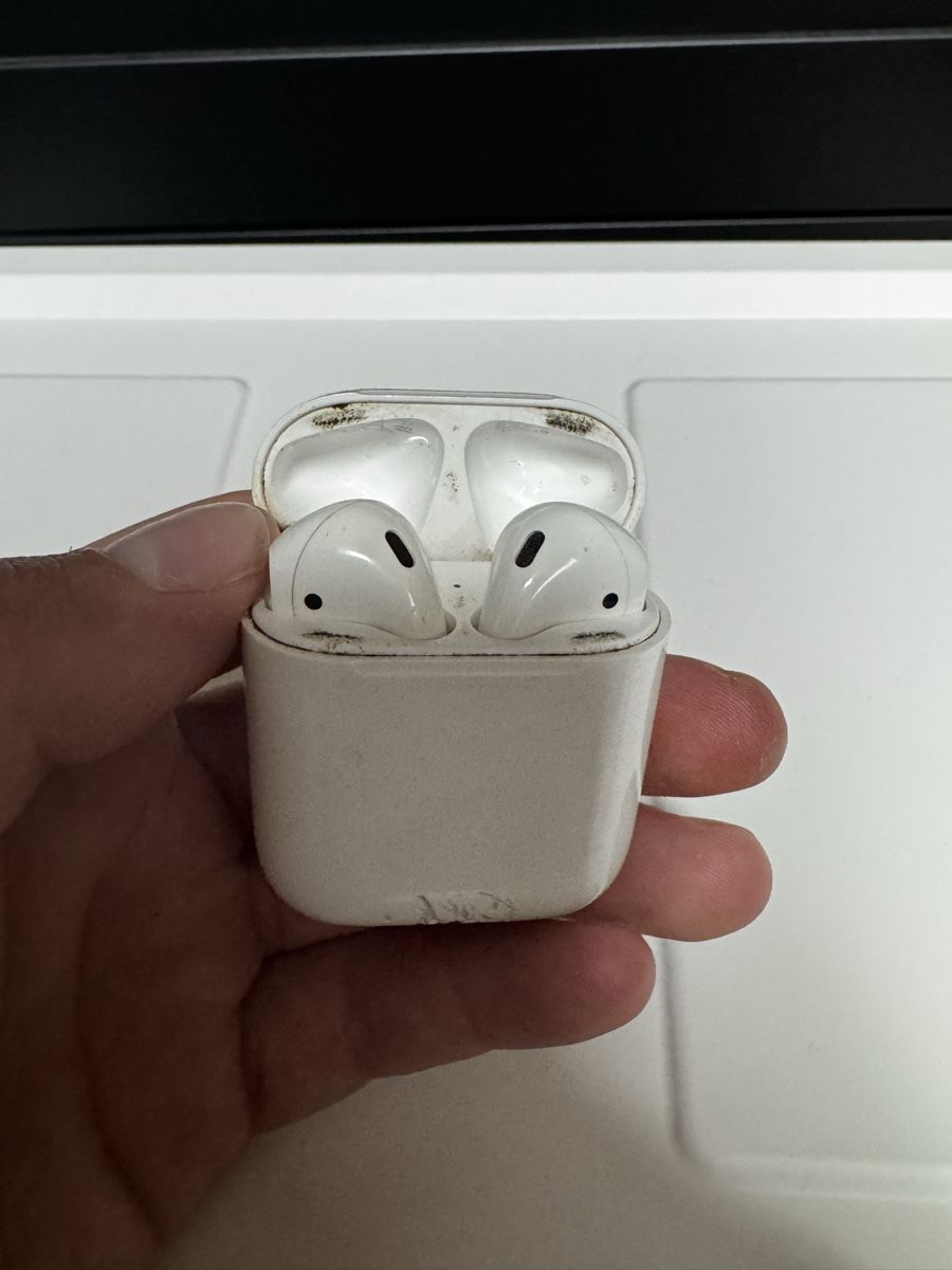 Apple Cuffie: Apple AirPods 2. Generation + Ladecase –  – Difettoso da Tägerig venduto da Alphaox 2