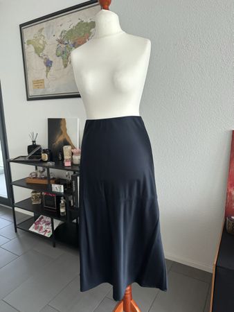 H&M dunkelblauer Rock