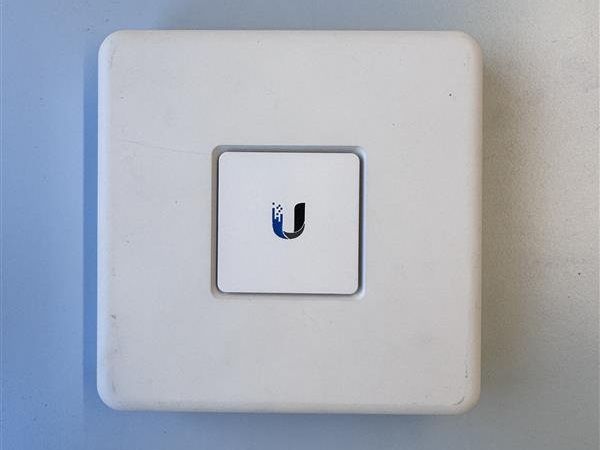 Componenti elettronici: Unifi Security Gateway – Usato da Kriens venduto da ICT-BZ 4