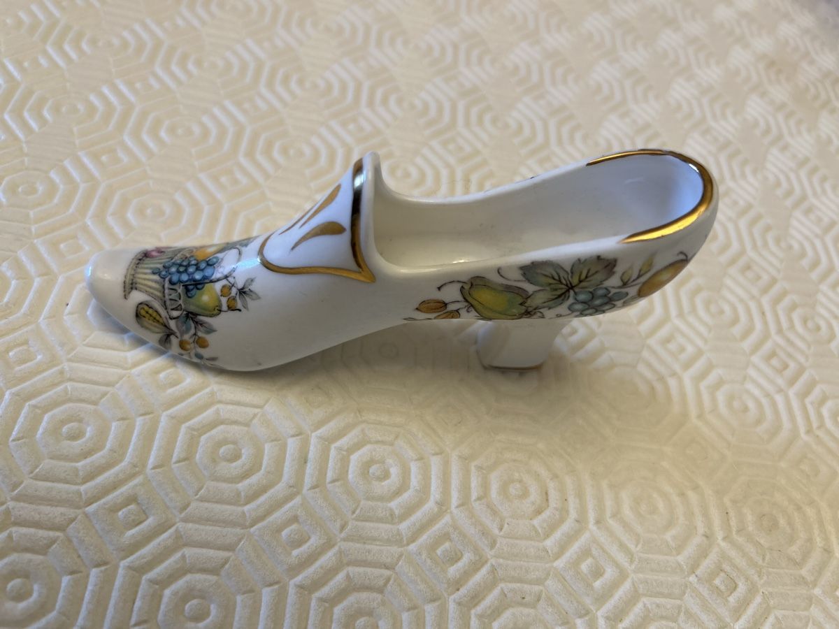 Tutte le decorazioni: Victoria China: mini shoe – Usato da Lausanne venduto da ValeMerky 1