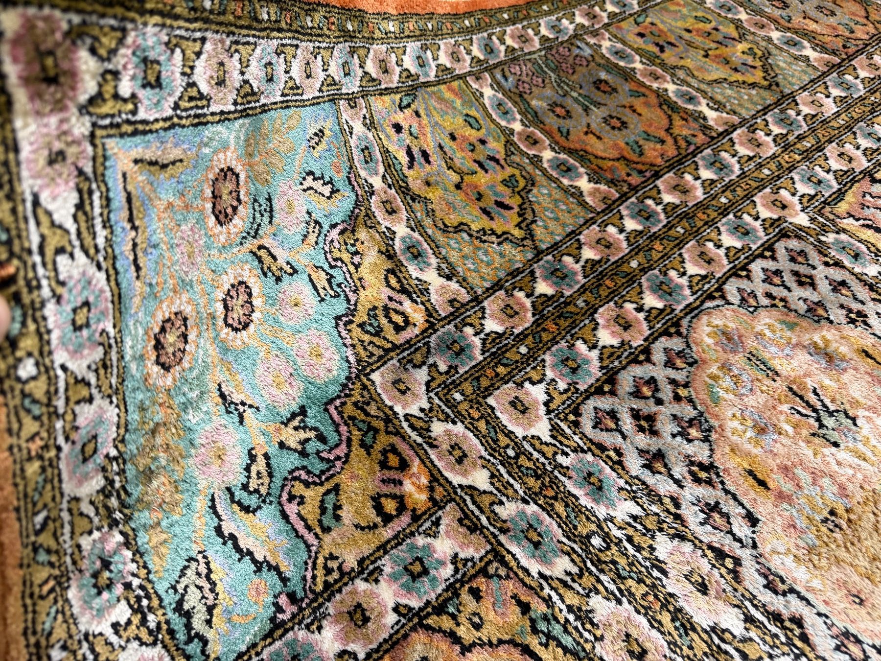 Tappeti: Wunderschöner grosser handgeknüpfter Seidenteppich – Usato da Bennau venduto da Mayer_Carpets 7