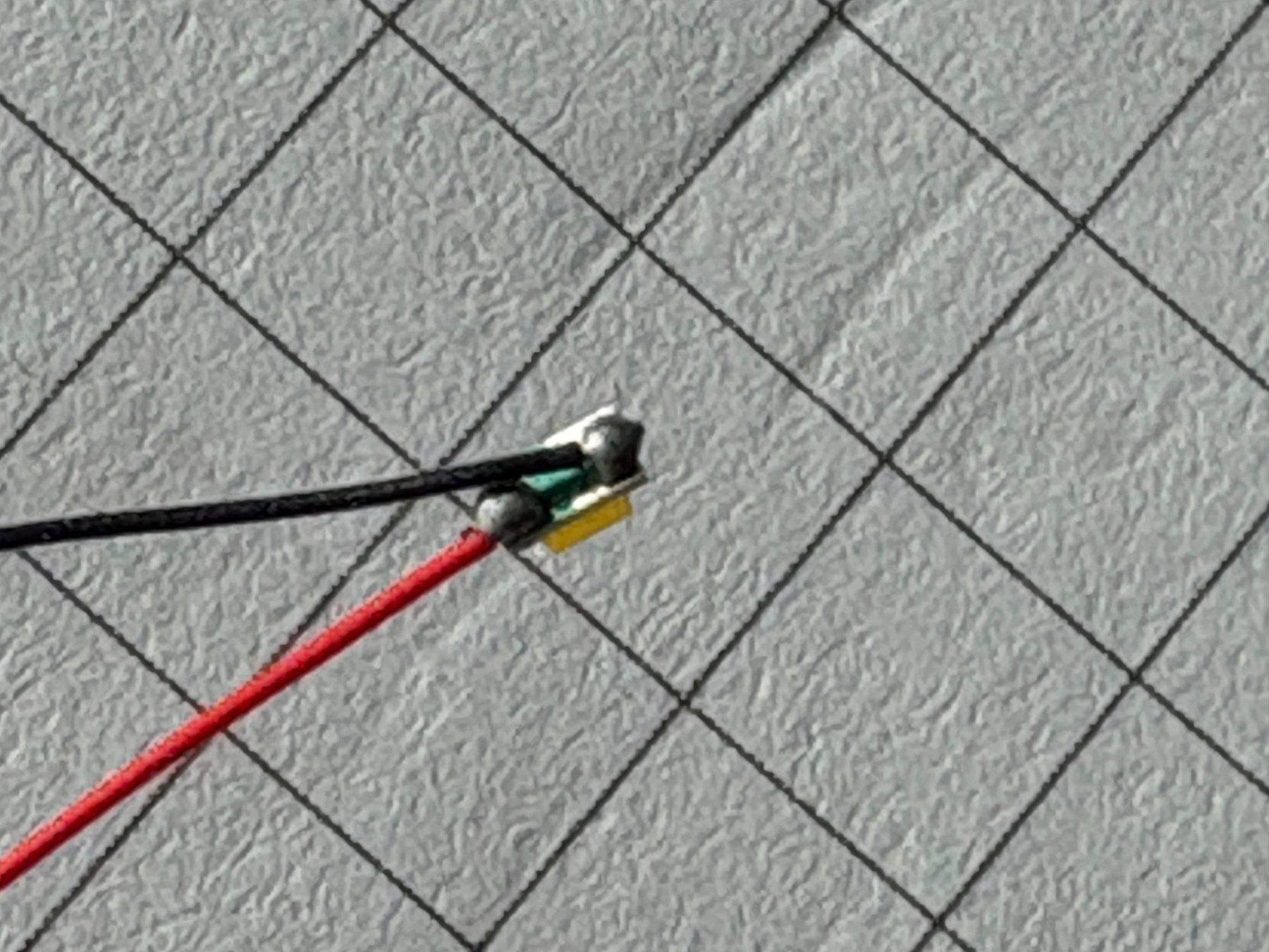 Modellini di ferrovie: 10 Stk. KELLTEC 0508 Micro LED 24V DC Warmweiss mit 20 cm K. – Nuovo (secondo la descrizione) da Dittingen venduto da Beamsplitter 3