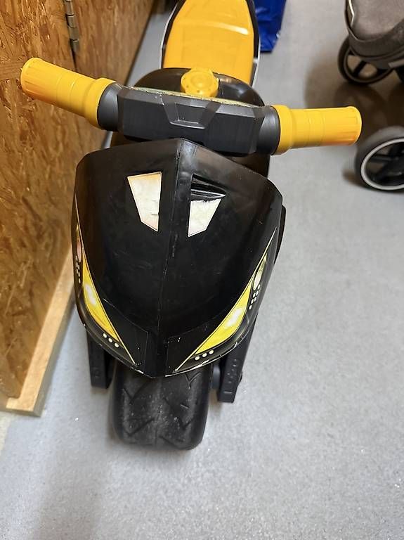 Veicoli per bambini: Moto in plastica  – Usato da Locarno venduto da cve_k9h2 2