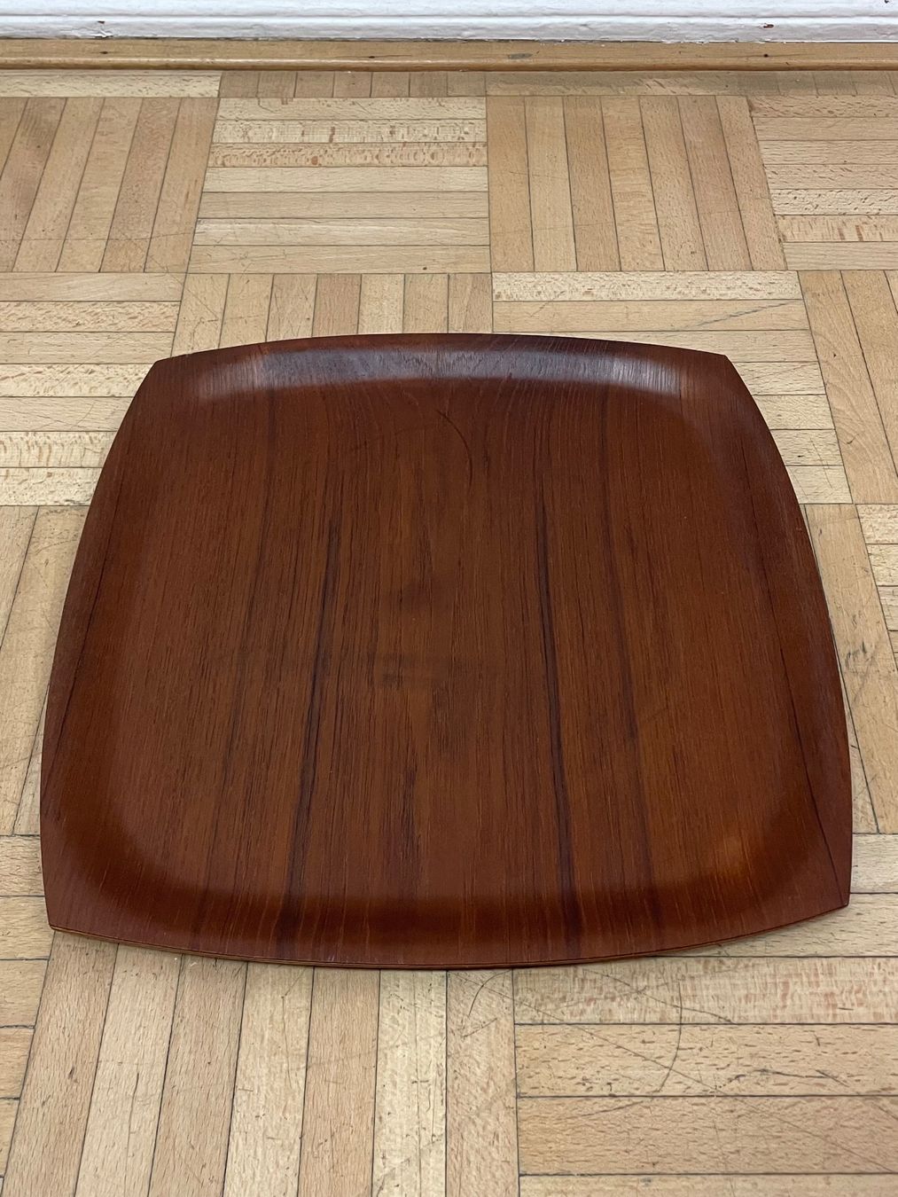 Piatti di portata: Vintage Teak Furnier Tablett oder Schale Serviertablett 70er – Usato da Zürich venduto da Vintagewiesel