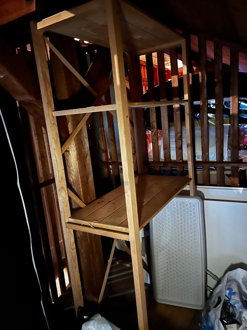 Scaffali: *Holz- Regal* – Usato da ZUERICH venduto da Natako 1